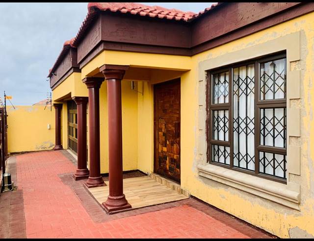 3 BEDROOM HOUSE FOR SALE IN VANDERBIJLPARK CE 4